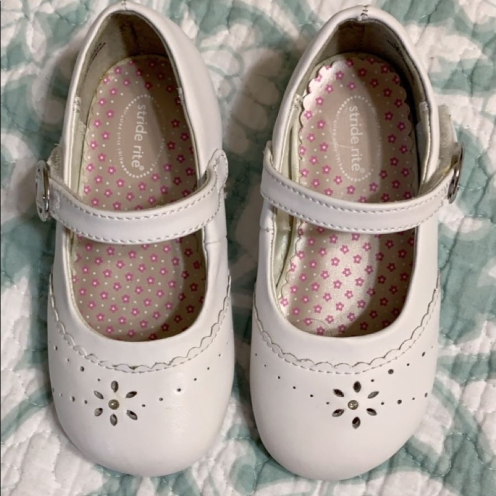 EUC Girls Stride Rite dress shoes